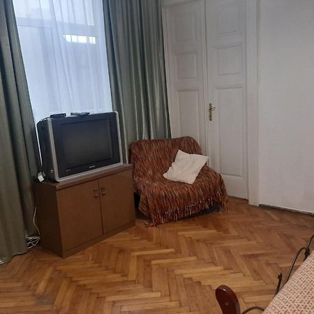 Kvartira Na B Khmelnytskoho Львов Экстерьер фото